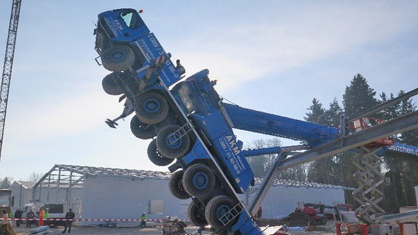 Name:  Liebherr-all-terrain-tip-over.jpg
Views: 1559
Size:  44.4 KB