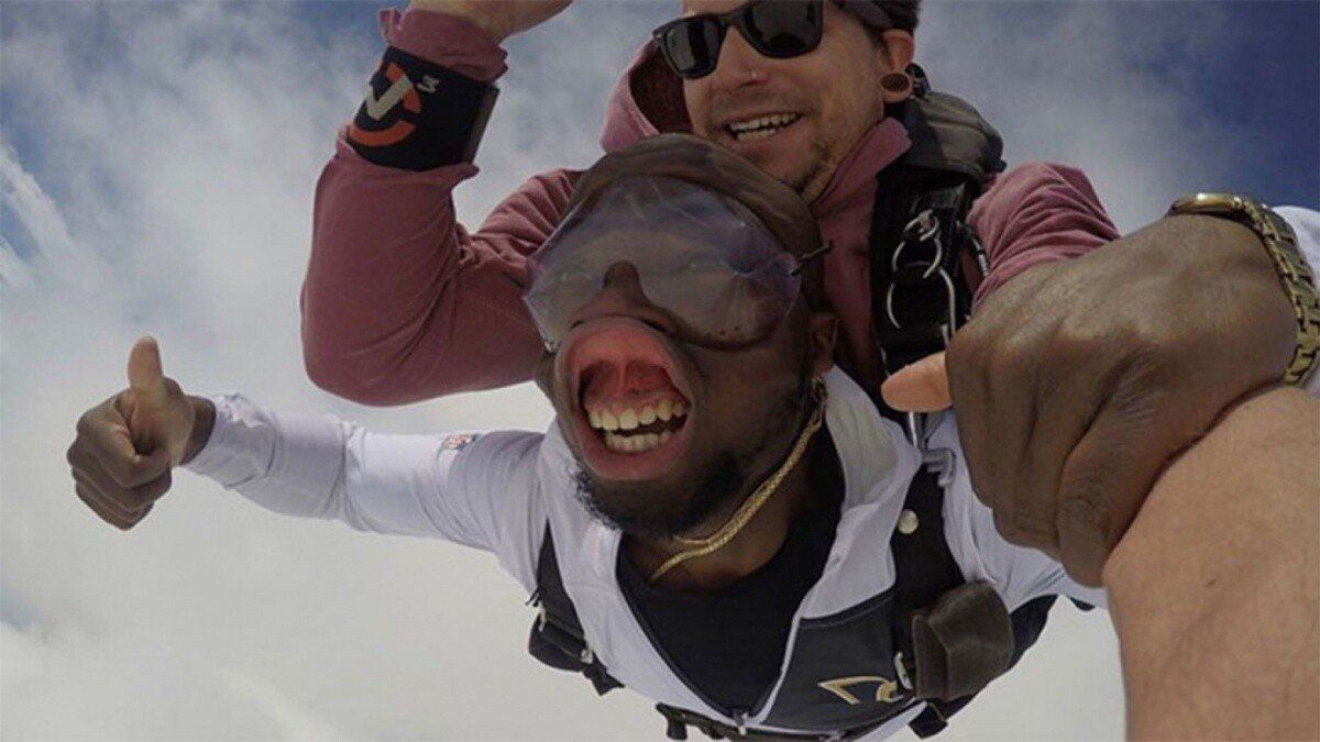 Name:  nigger skydiving e26bb83e14010f34.jpg
Views: 528
Size:  99.6 KB