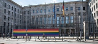 Click image for larger version. 

Name:	regenbogenflagge-bundesministerium-101__v-gross20x9.jpg 
Views:	16 
Size:	170.0 KB 
ID:	19496