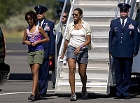 Click image for larger version. 

Name:	michelle-obama_vacation.jpg 
Views:	34 
Size:	46.0 KB 
ID:	13727